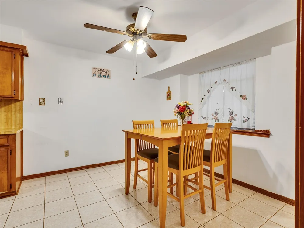 4002 Thistledown Drive Pasadena, TX 77504