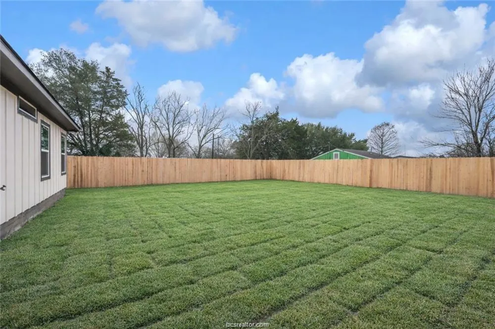 203 Lock Lane Bryan, TX 77803