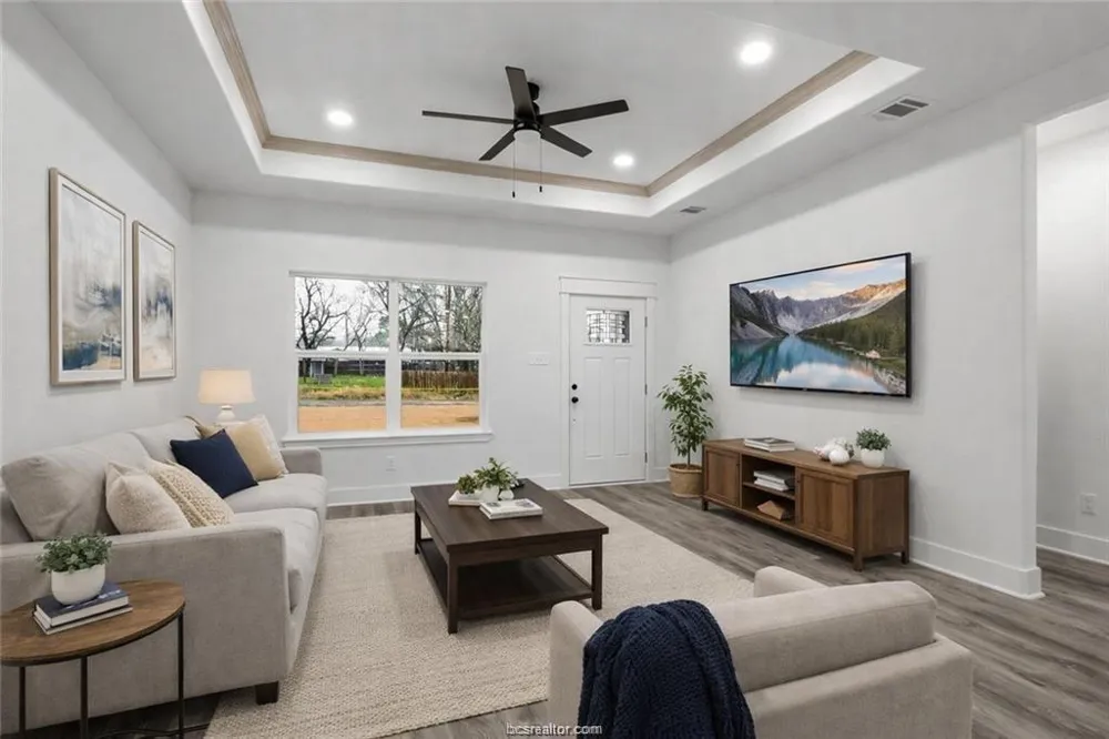 203 Lock Lane Bryan, TX 77803