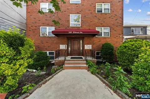 298-300 Belmont Avenue