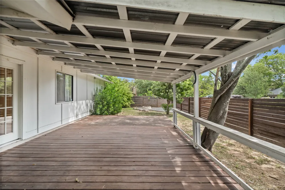 2400 Broken Oak Drive Austin, TX 78745