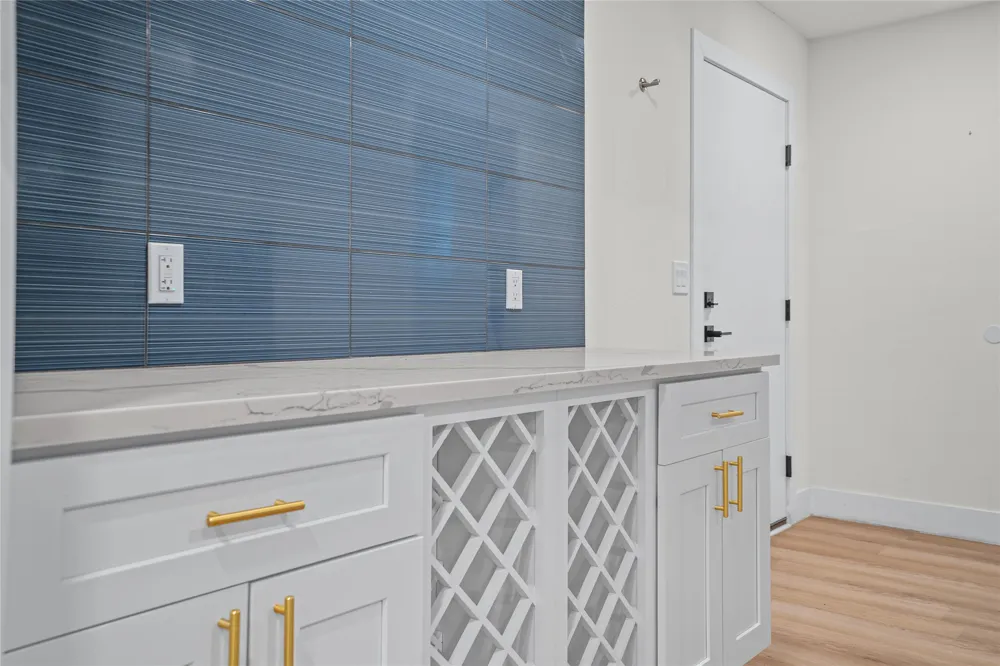 2400 Broken Oak Drive Austin, TX 78745