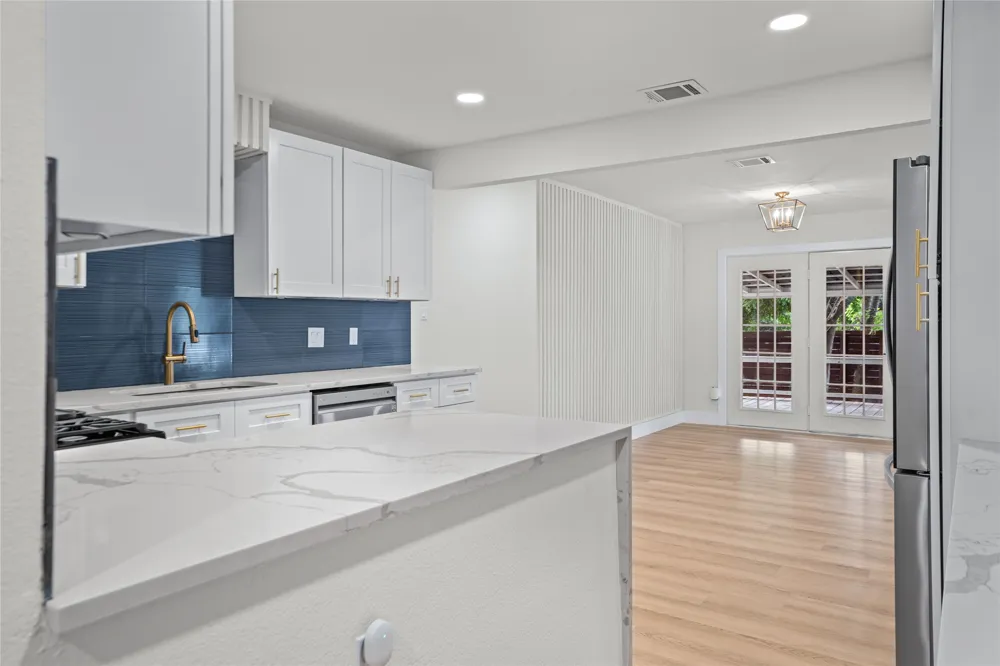 2400 Broken Oak Drive Austin, TX 78745