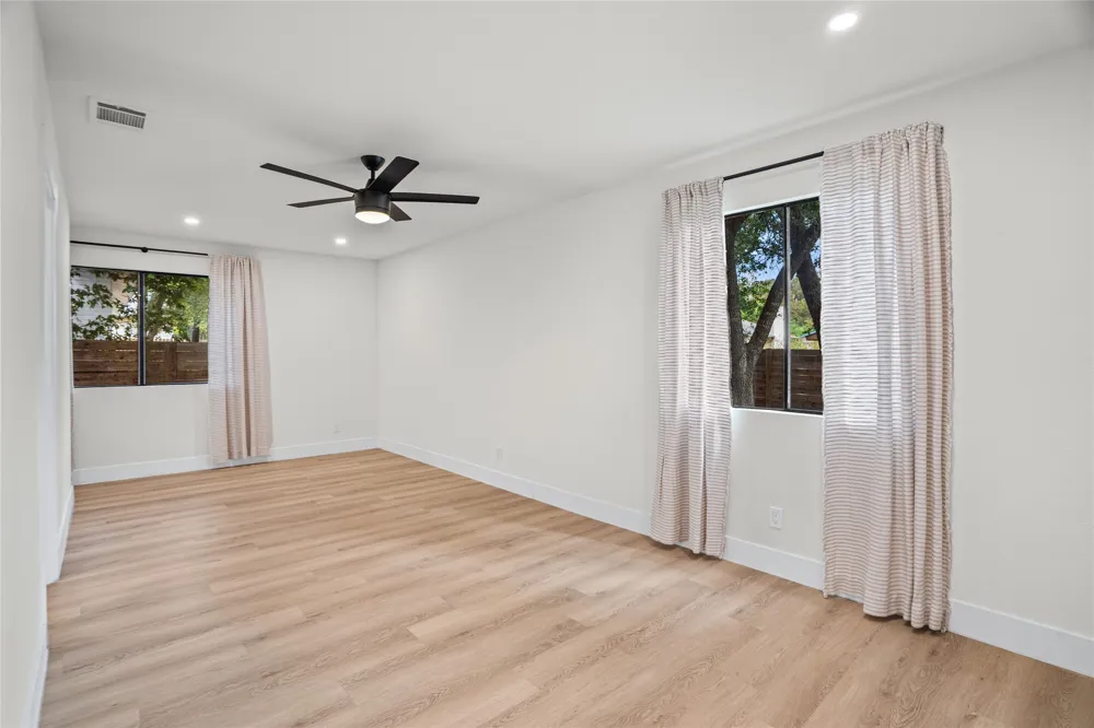 2400 Broken Oak Drive Austin, TX 78745