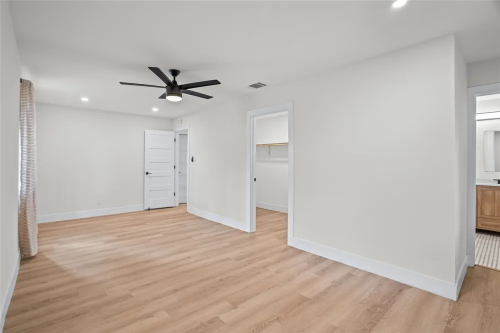 2400 Broken Oak Drive Austin, TX 78745