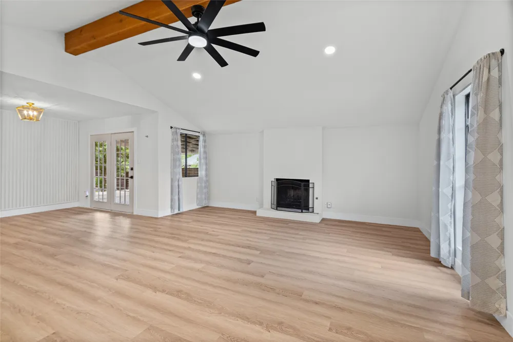 2400 Broken Oak Drive Austin, TX 78745