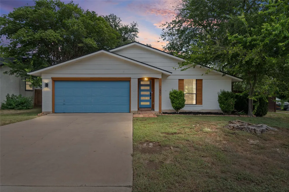 2400 Broken Oak Drive Austin, TX 78745