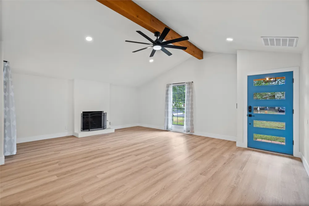 2400 Broken Oak Drive Austin, TX 78745