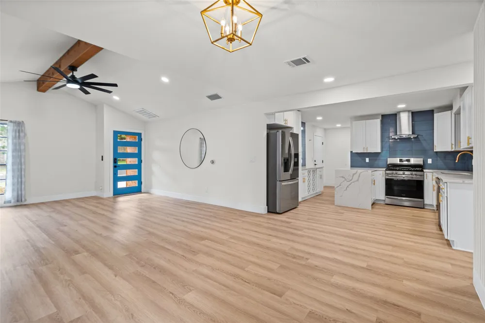 2400 Broken Oak Drive Austin, TX 78745