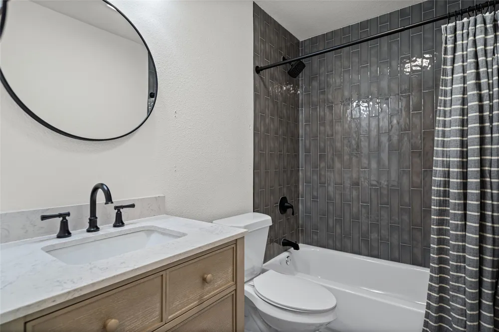 2400 Broken Oak Drive Austin, TX 78745