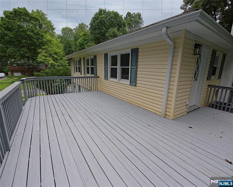 4 Rainbow Trail Vernon, NJ 07422