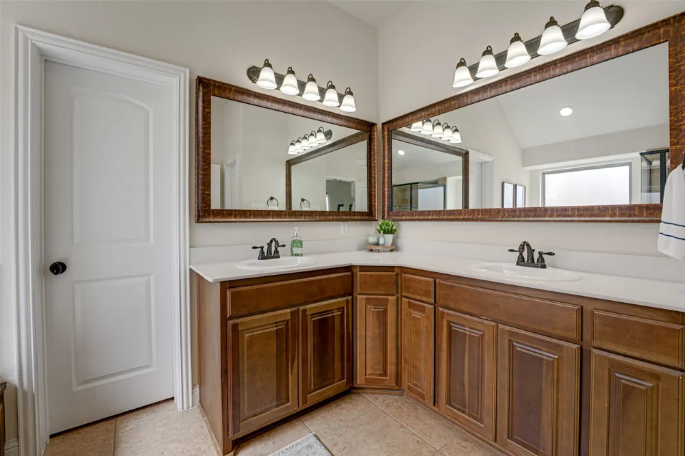924 Mcgehee Court Fate, TX 75087