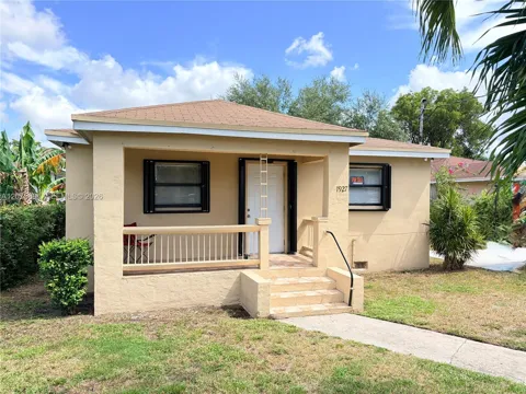 1927 NW 64th St