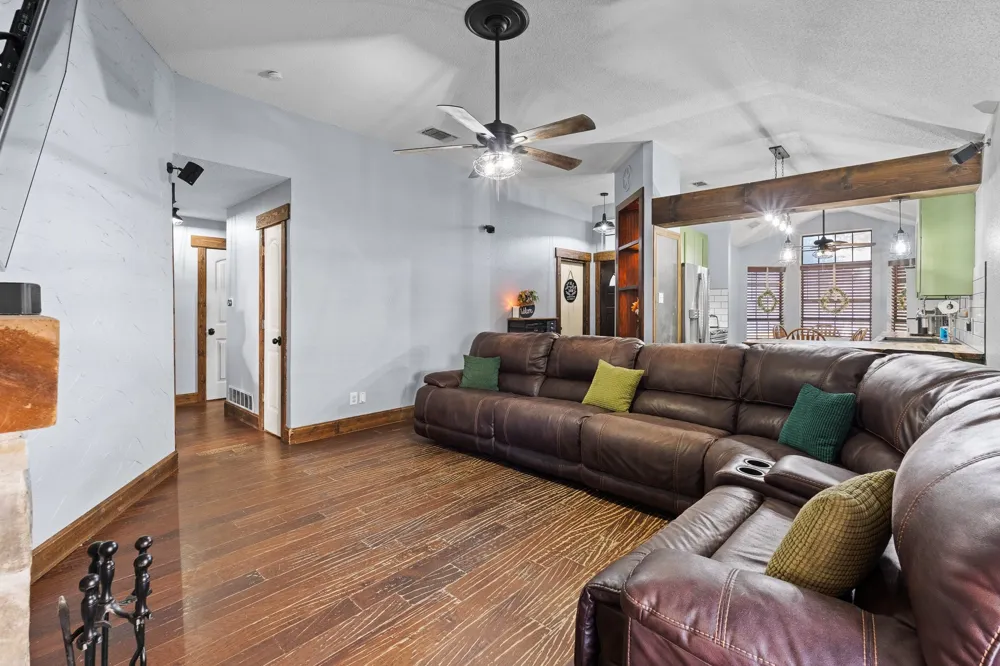 1060 Parkhill Avenue Saginaw, TX 76179