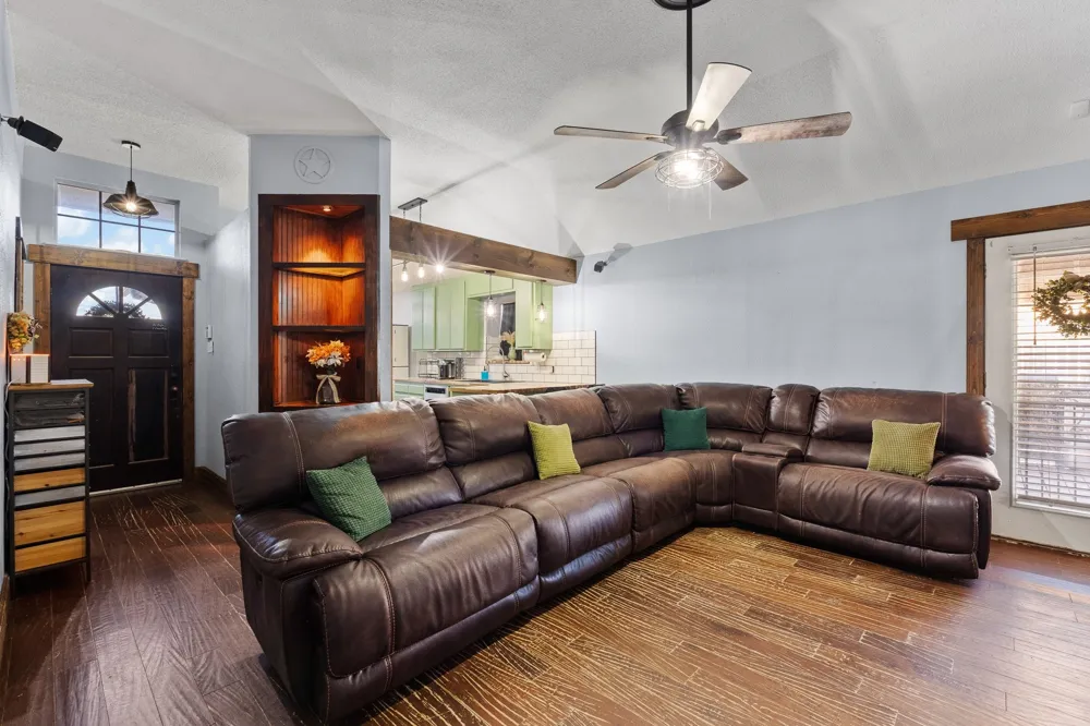 1060 Parkhill Avenue Saginaw, TX 76179