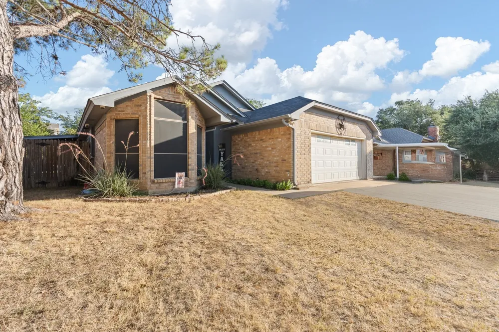 1060 Parkhill Avenue Saginaw, TX 76179
