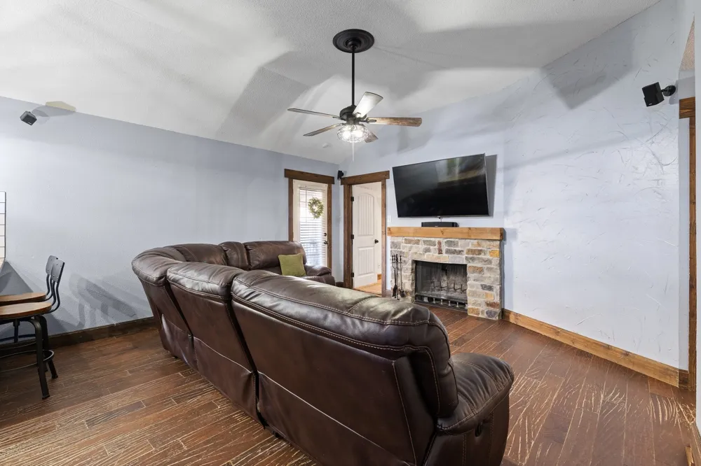 1060 Parkhill Avenue Saginaw, TX 76179