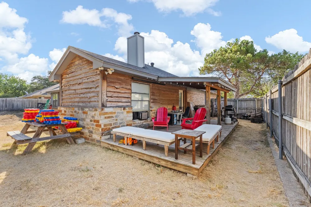1060 Parkhill Avenue Saginaw, TX 76179