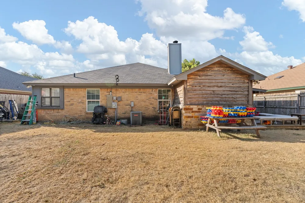 1060 Parkhill Avenue Saginaw, TX 76179