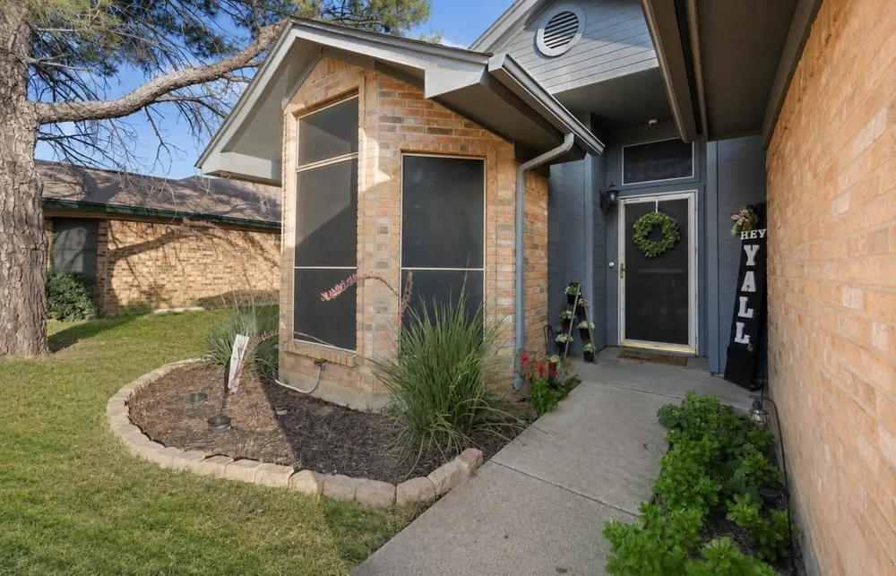 1060 Parkhill Avenue Saginaw, TX 76179