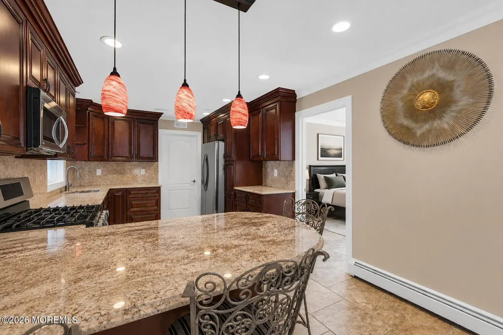 101 Oxford Lane Aberdeen, NJ 07747