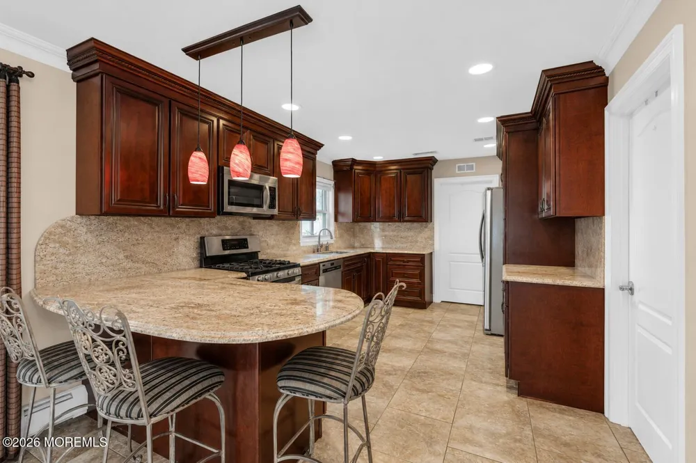 101 Oxford Lane Aberdeen, NJ 07747