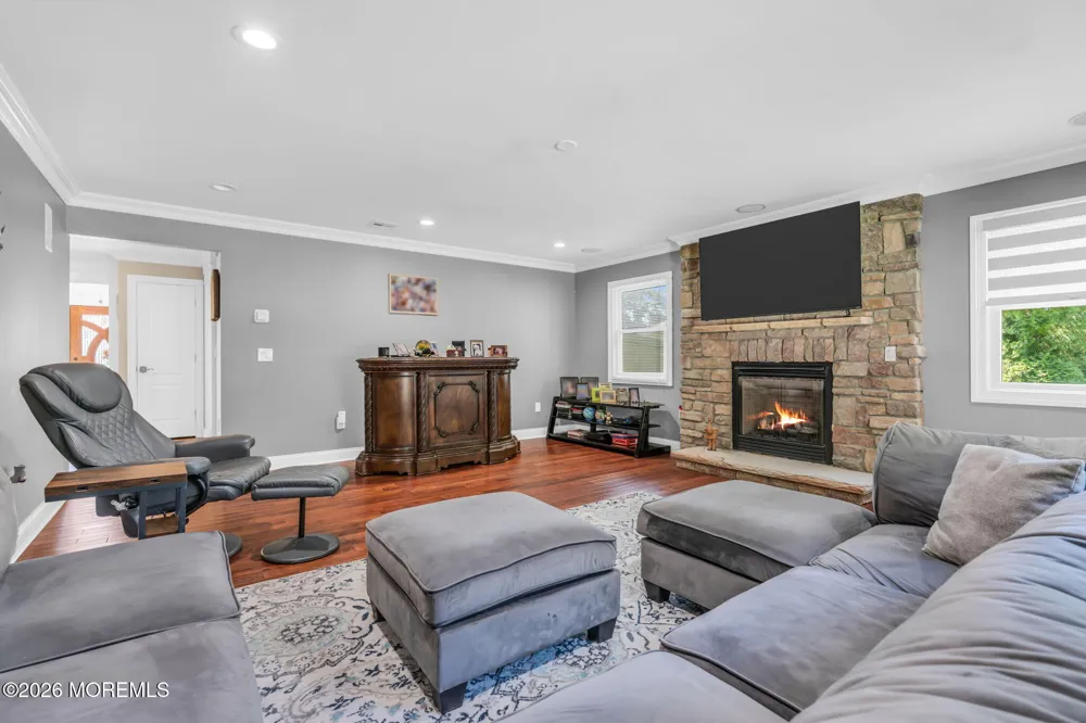 101 Oxford Lane Aberdeen, NJ 07747