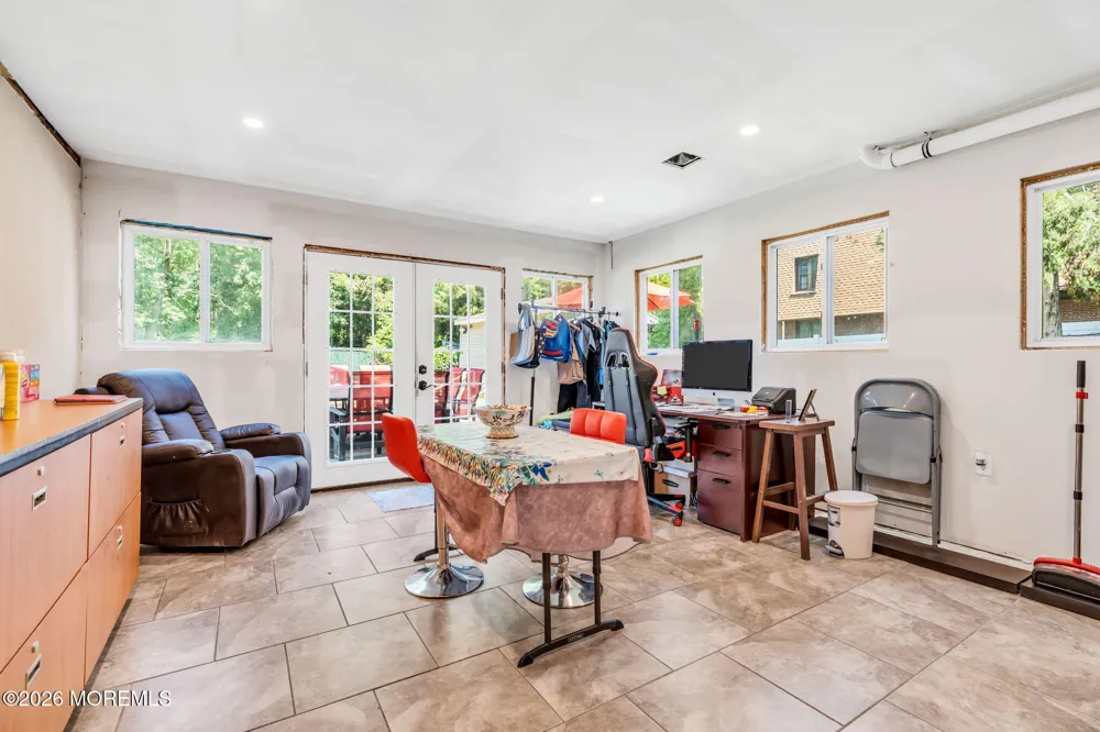 101 Oxford Lane Aberdeen, NJ 07747