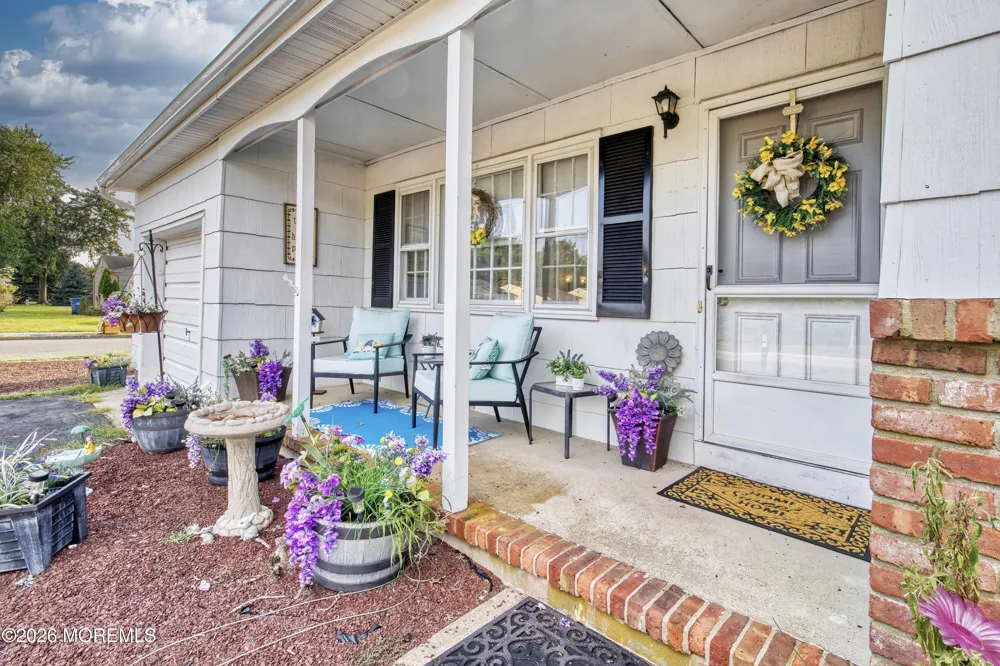 22 Brakenbury Court Toms River, NJ 08757