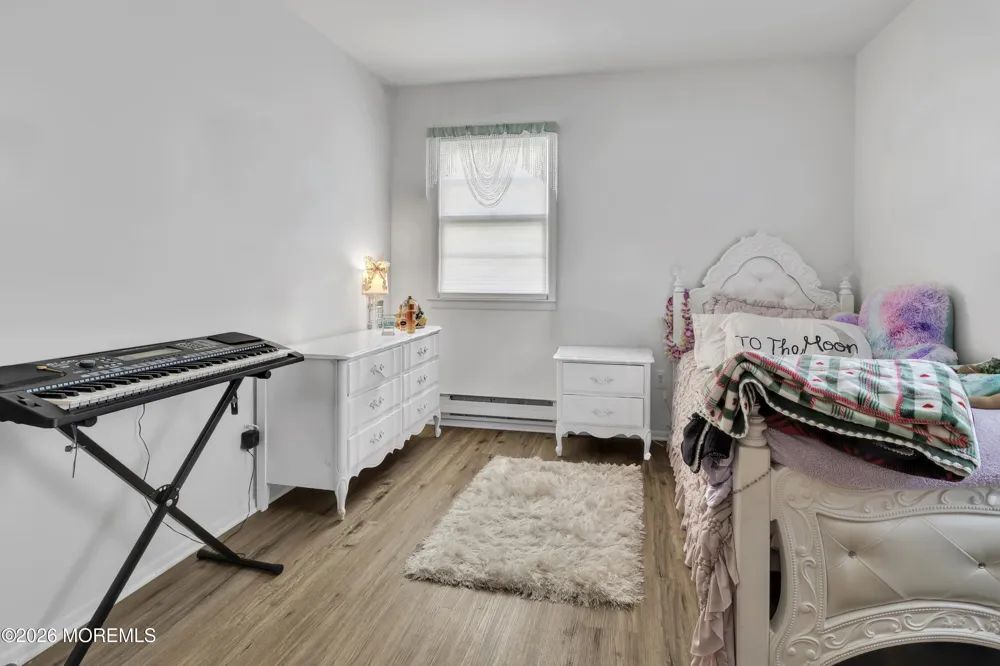 22 Brakenbury Court Toms River, NJ 08757