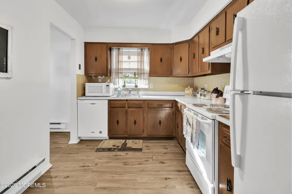 22 Brakenbury Court Toms River, NJ 08757