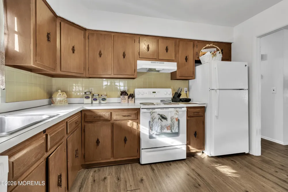 22 Brakenbury Court Toms River, NJ 08757