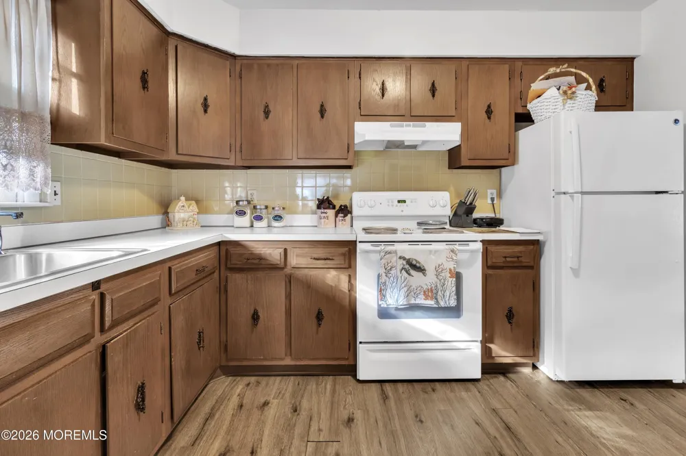 22 Brakenbury Court Toms River, NJ 08757