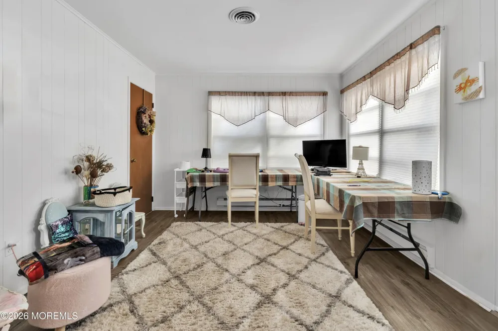 22 Brakenbury Court Toms River, NJ 08757