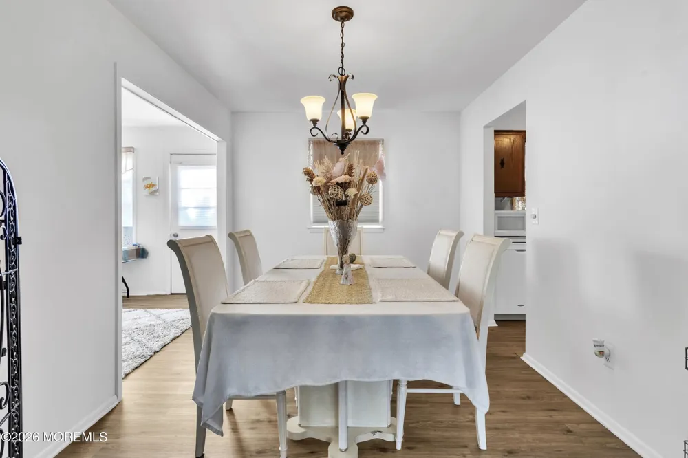 22 Brakenbury Court Toms River, NJ 08757