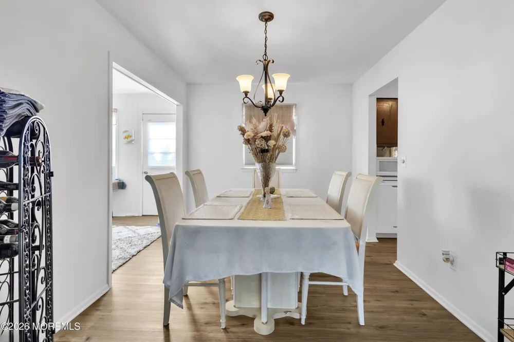 22 Brakenbury Court Toms River, NJ 08757