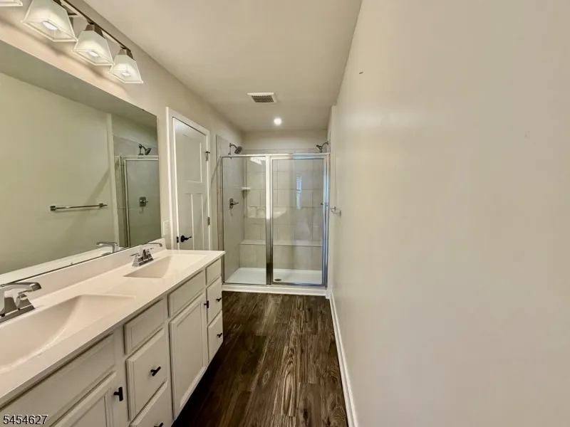 17 Sierra Pl Sparta, NJ 07871