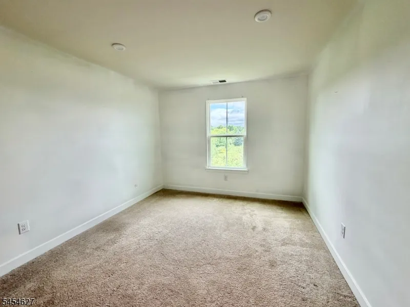 17 Sierra Pl Sparta, NJ 07871