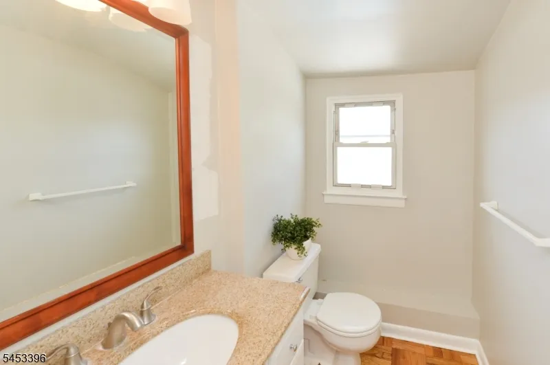 186 Palmer Ter Wood-Ridge, NJ 07075
