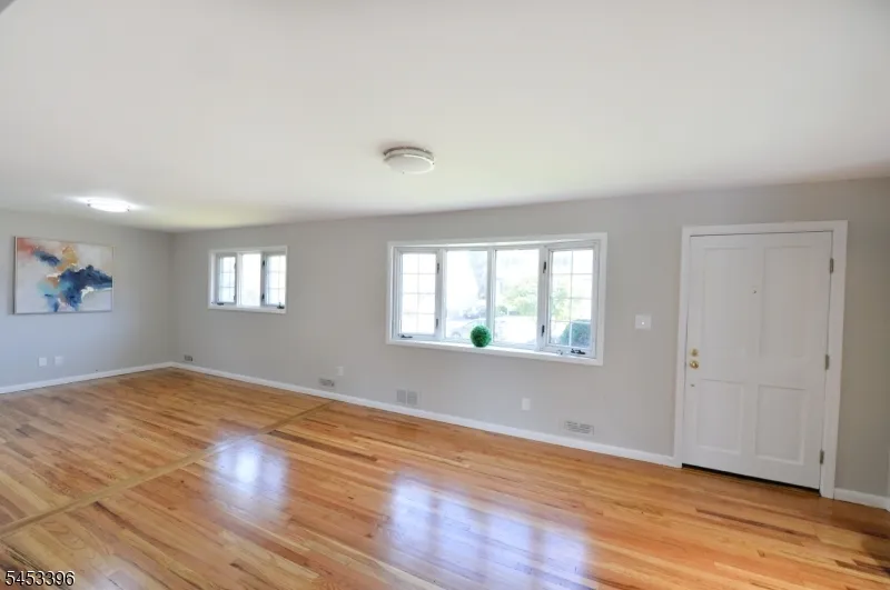 186 Palmer Ter Wood-Ridge, NJ 07075