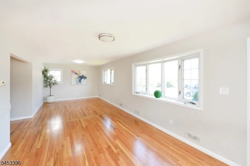 186 Palmer Ter Wood-Ridge, NJ 07075
