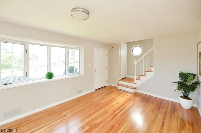 186 Palmer Ter Wood-Ridge, NJ 07075