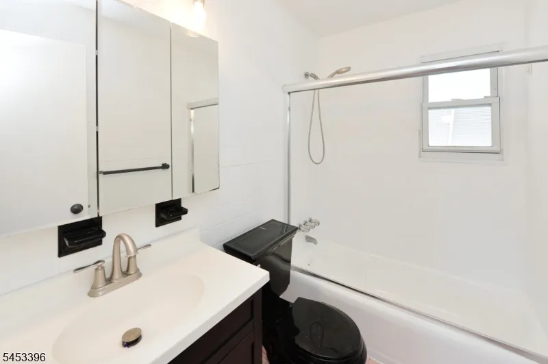 186 Palmer Ter Wood-Ridge, NJ 07075