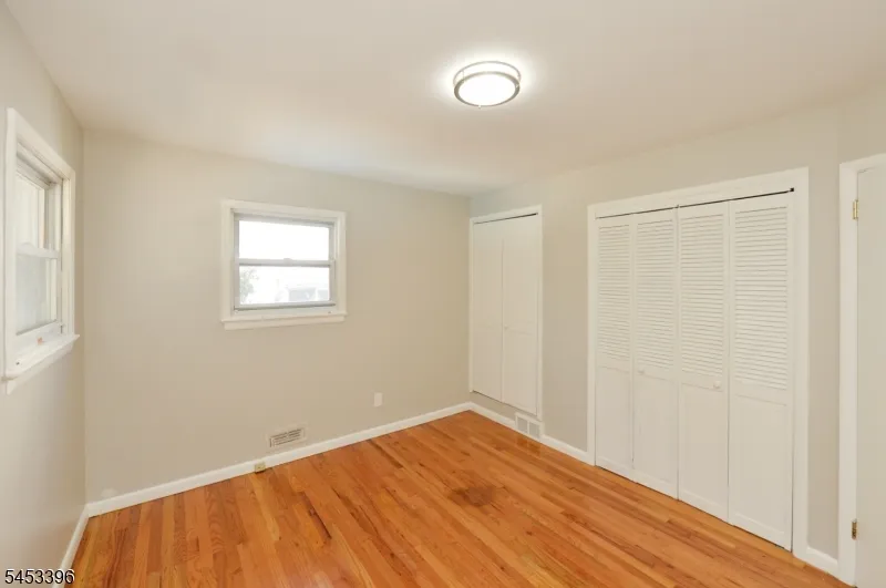 186 Palmer Ter Wood-Ridge, NJ 07075