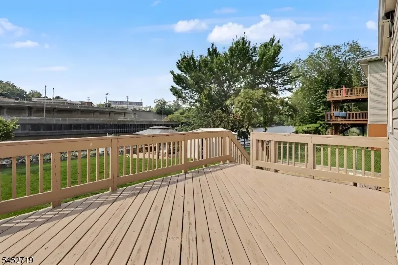 378 Riverside Ave Rutherford, NJ 07070
