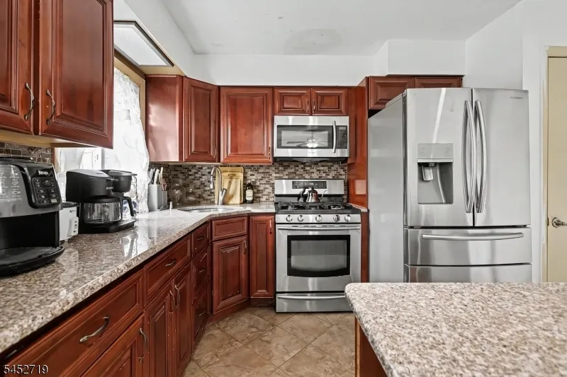 378 Riverside Ave Rutherford, NJ 07070
