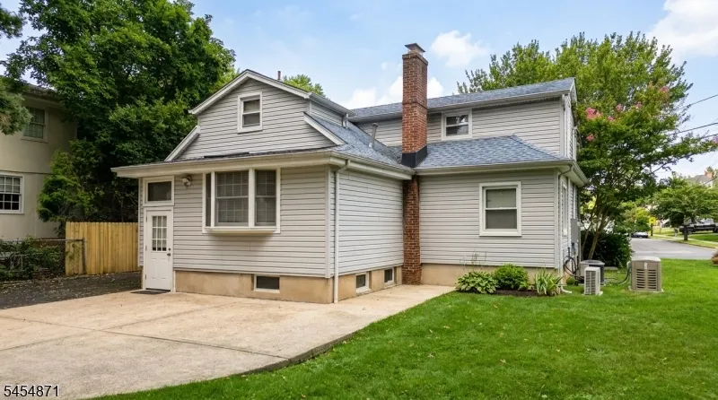 45 Brook St Springfield, NJ 07081