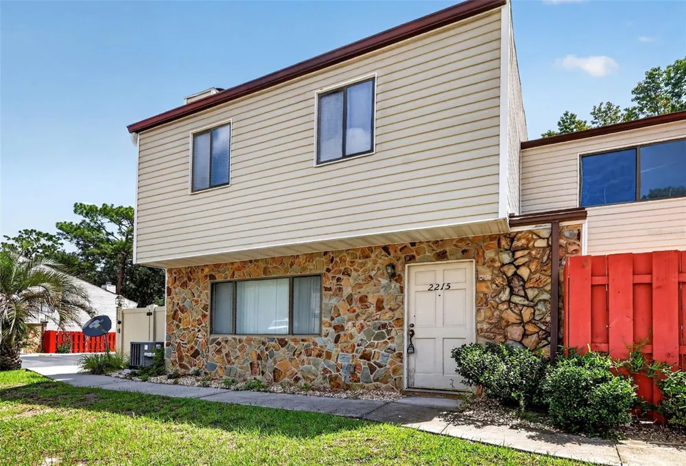 2215 NE 45TH AVENUE #3 ocala, FL 34470