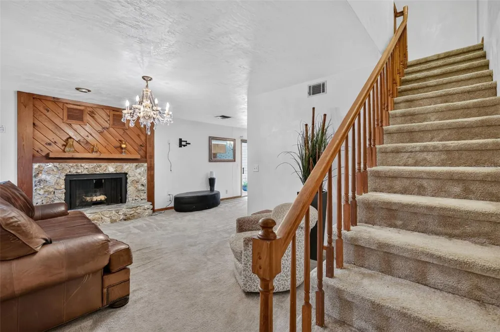 2215 NE 45TH AVENUE #3 ocala, FL 34470