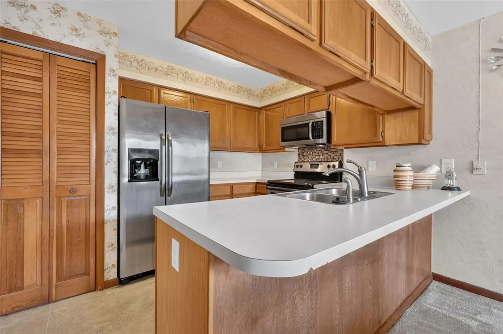 2215 NE 45TH AVENUE #3 ocala, FL 34470